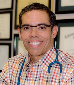 médico Carmelo Herrero, MD, FACG, AGAF