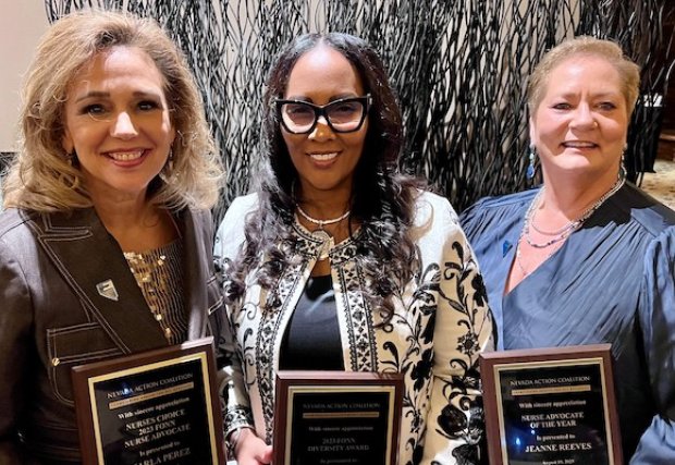 Karla Pérez, Dra. Kimberly Foxworth y Jeanne Reeves