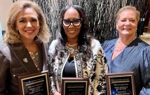 Karla Pérez, Dra. Kimberly Foxworth y Jeanne Reeves